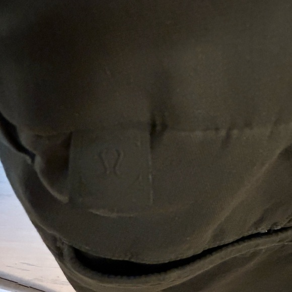 Lululemon Commission Pant
Slim Warpstreme 
Olive Green - Picture 2 of 8